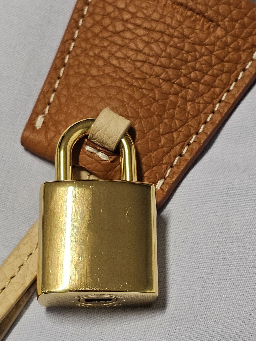 Maison de Sabre The SABRÉMOJI™ Padlock Charm in Pecan Nude - Picture 6 of 12